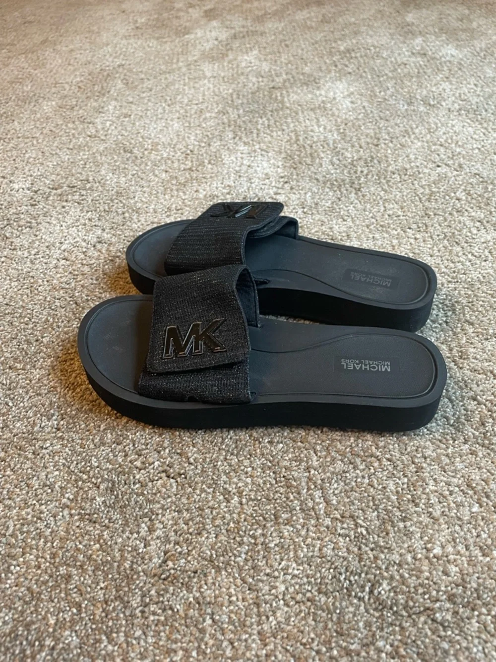 Michael Kors Black Slip-On MK Logo Slides Sporty Size 10M Lightweight - Picture 2 of 9